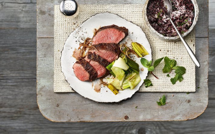 Fleisch angerichtet